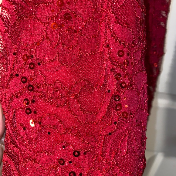 Maroon colored dress - Picture 4 of 4